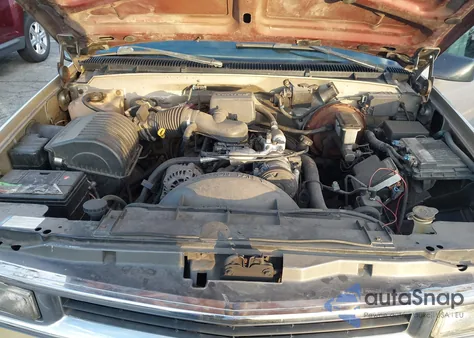 1998 Chevrolet C1500 Fleetside from USA, damaged, VIN 1GCEC19M1WR153189